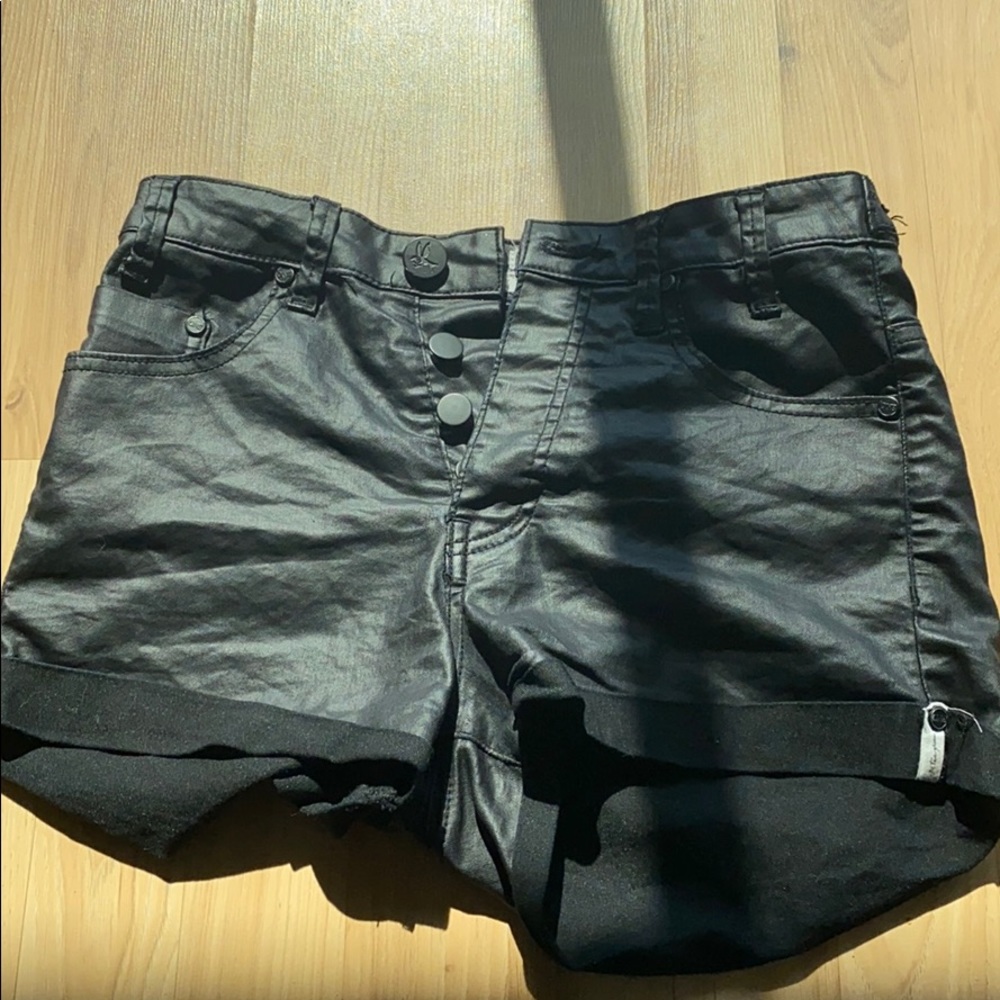 Faux leather one teaspoon shorts!